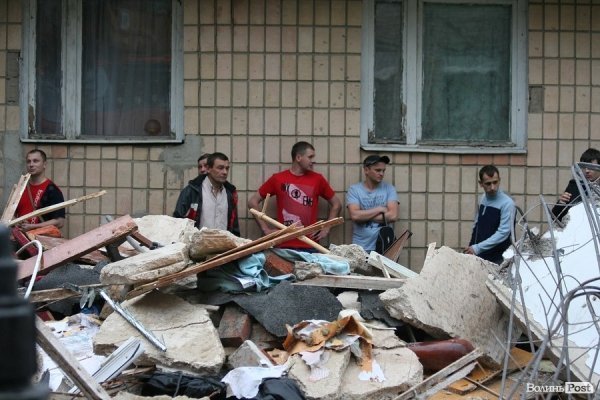 «Боялася ночувати, а дітей взагалі в квартиру не пустила», - жителька обваленого будинку 