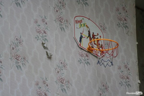 «Боялася ночувати, а дітей взагалі в квартиру не пустила», - жителька обваленого будинку 