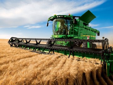 Жнива у розпалі: що молотять на волинських полях і за скільки. ВІДЕО