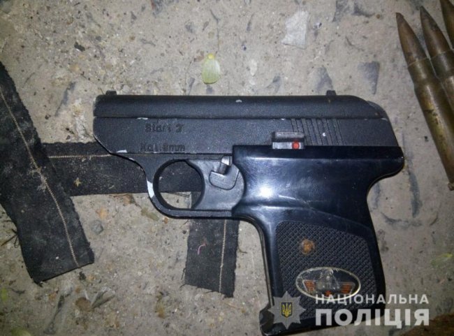 У волинянина знайшли пістолет, набої та багнет. ФОТО