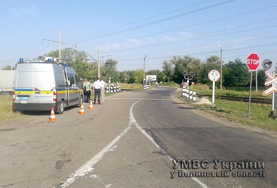 На Волині вантажівка зіткнулася з потягом. ФОТО