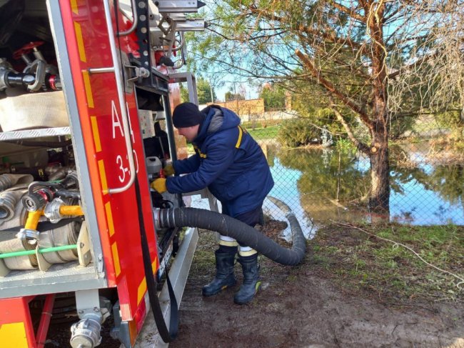 На Волині горіла господарська споруда