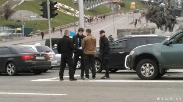 Син Порошенка потрапив в аварію. ФОТО