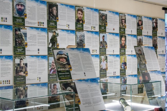 У Луцьку відкрили виставку, присвячену легендарному «Азову»