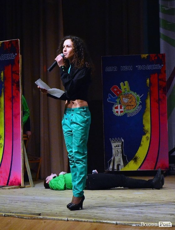 КВН у Луцьку: львівські хлопці перемогли запорізьких «гопників». ФОТО