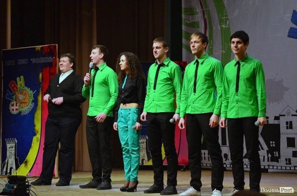 КВН у Луцьку: львівські хлопці перемогли запорізьких «гопників». ФОТО