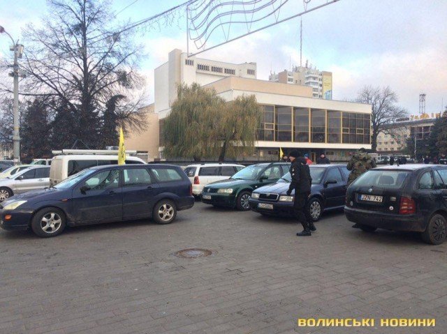 Власники «євроблях» виїхали перекривати трасу Луцьк-Ковель. ФОТО