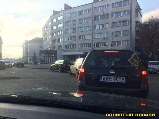 Власники «євроблях» виїхали перекривати трасу Луцьк-Ковель. ФОТО