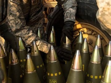 ЄС відстає із планом постачання боєприпасів Україні, − ЗМІ