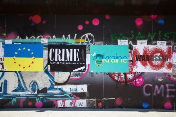 Дизайнери світу проти війни в Україні. ФОТО