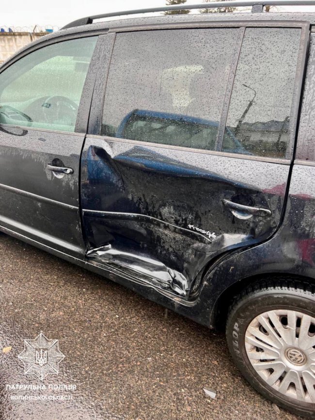 У Луцьку на Дубнівській зіткнулися два легковики. ФОТО