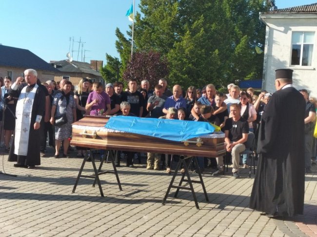 Був наймолодшим сином у родині: на Волині провели в останню дорогу 20-річного Героя Євгена Куденьчука