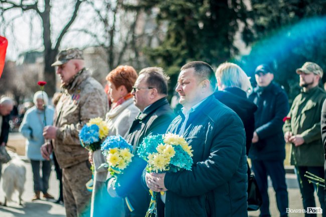 У Луцьку ходою і молитвами вшанували мужність та героїзм добровольців. ФОТО