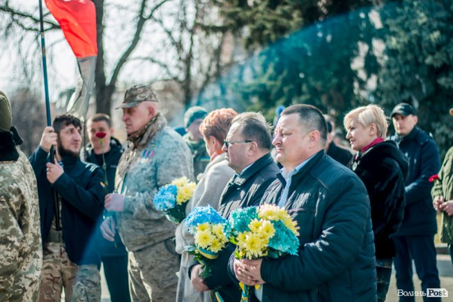 У Луцьку ходою і молитвами вшанували мужність та героїзм добровольців. ФОТО
