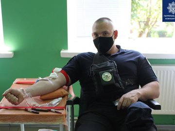 Волинські патрульні здали кров для луцьких лікарень