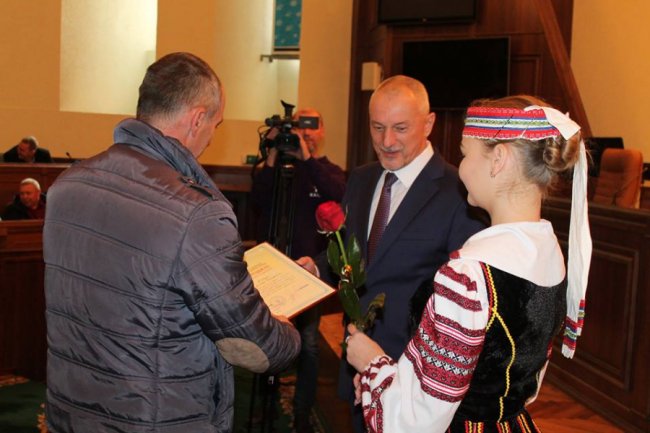 У Луцьку привітали автомобілістів та дорожників з професійним святом. ФОТО