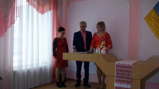 Кохання тривалістю у 30 років: на Волині пару привітали з перлиновим весіллям. ФОТО