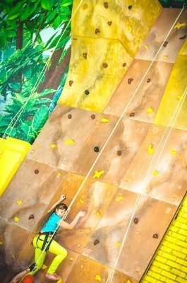 У Луцьку відкрився новий парк розваг*