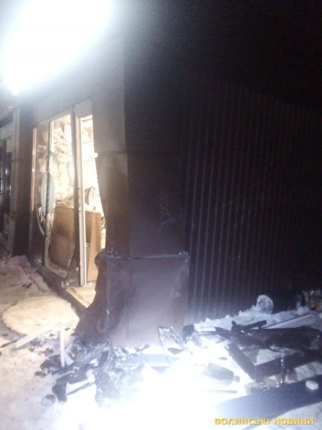 У Луцьку позашляховик влетів у кав'ярню. ФОТО