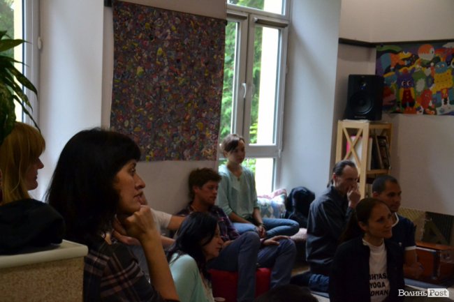 Тусівка для йогів: як у Луцьку медитували та просвітлювалися