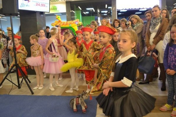 У Луцьку творчі діти зібрали кошти на лікування бійцям. ФОТО