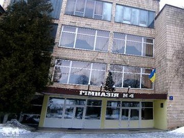 Луцькрада не буде встановлювати обмежувач руху біля гімназії №4