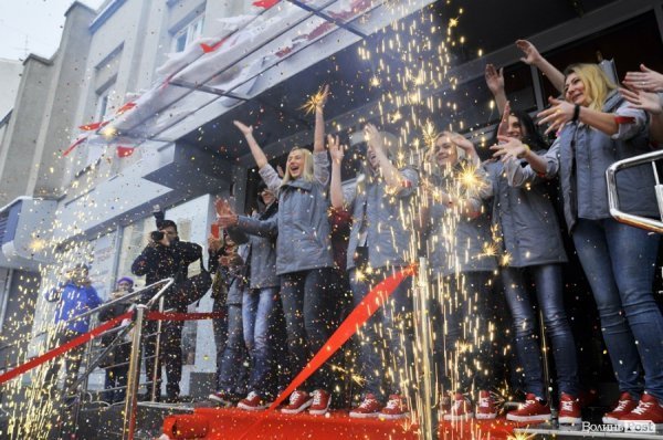 У Луцьку відкрився перший брендований магазин Vodafone 