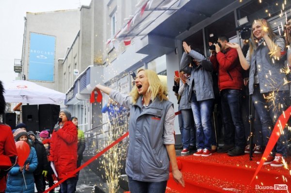 У Луцьку відкрився перший брендований магазин Vodafone 