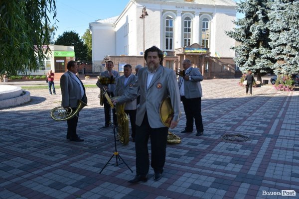 Лучани збираються на  прощання з Клімчуком. ФОТО
