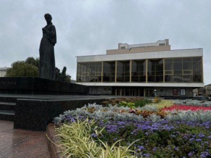 Клубок почуттів, секретів і ревнощів: що покажуть у театрі у Луцьку 30 квітня – 4 травня