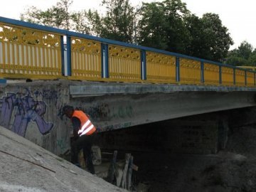 У Луцьку завершується реконструкція мосту. ФОТО