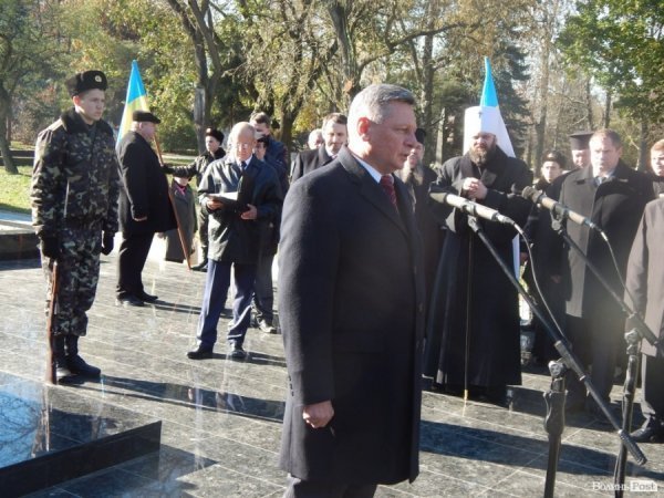 У Луцьку вшанували пам'ять загиблих у Другій світовій. ФОТО