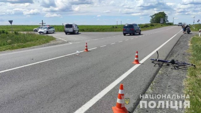 На Волині автівка збила 55-річного велосипедиста: його госпіталізували