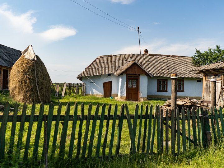 Скільки коштує переоформити будинок в селі 2025 року