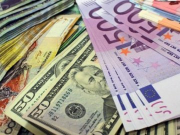 В Україні стрімко зростає курс іноземної валюти: чому і як це вплине на ціни