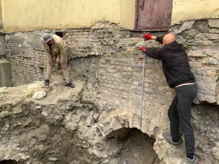 Павільйон до підземного переходу: що вдалося з'ясувати археологам про нововідкриту вежу Свинюських у Луцьку