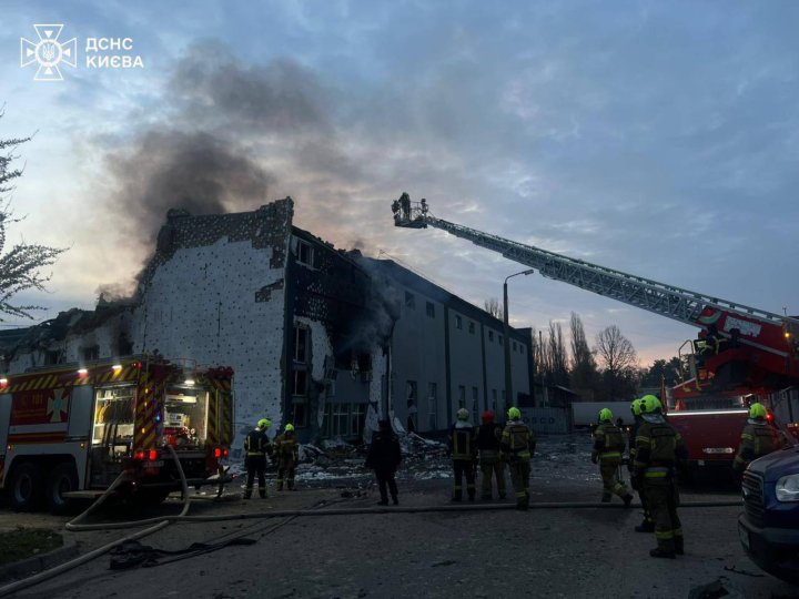 Більше десятка загиблих та понад 80 постраждалих: що відомо про нічну масовану атаку по Україні