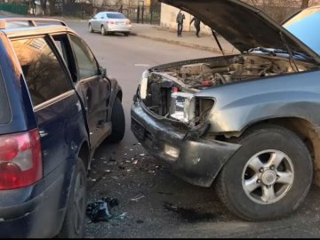 У Луцьку трапилось дві аварії, бо водії не надали переваги у русі. ВІДЕО