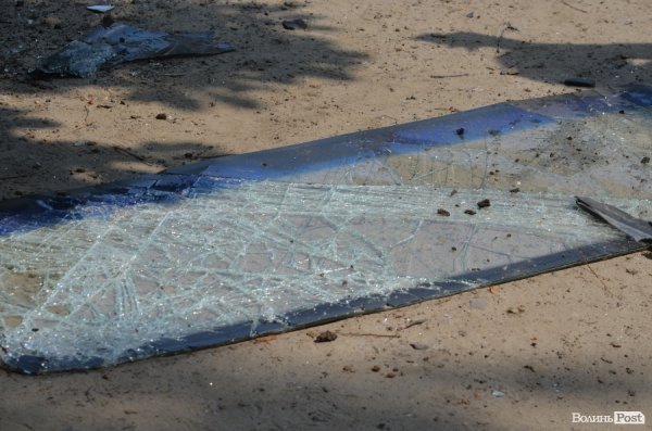 У Луцьку в аварії «знесло» півавто: водій у важкому стані. ФОТО 