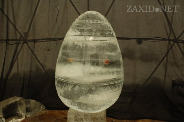 Майстер з Луцька створив льодову скульптуру. ФОТО