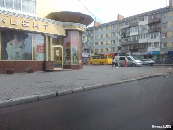 Сьогодні дощовий Луцьк. ФОТОРЕПОРТАЖ