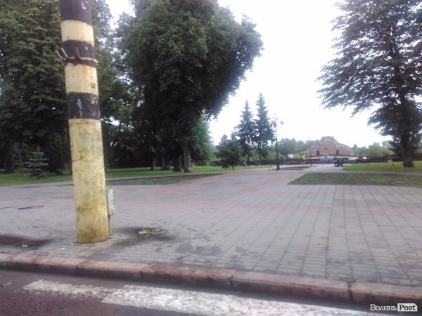 Сьогодні дощовий Луцьк. ФОТОРЕПОРТАЖ