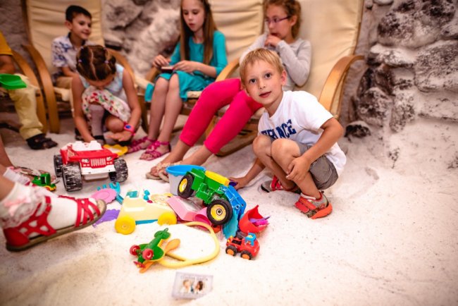 Соляна шахта працює у Луцьку більше 12 років - про це в інтерв'ю із спеціалістом галокамери, лікарем Тетяною Кучер*