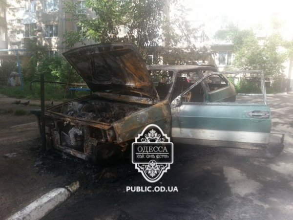 В Одесі вибухнуло авто. ФОТО