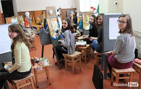 У ковельській художній школі в 4 кабінетах навчається 225 дітей. ФОТО