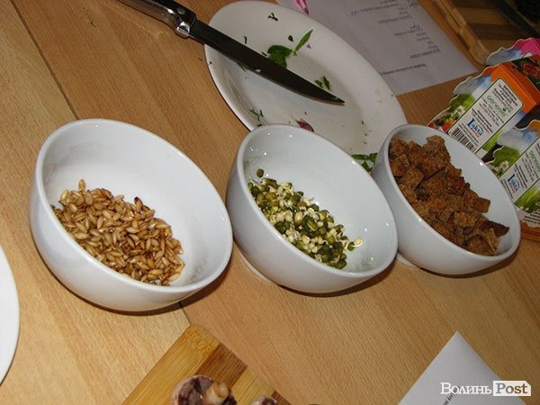 Як луцькі мами вчилися готувати йогурт. ФОТО