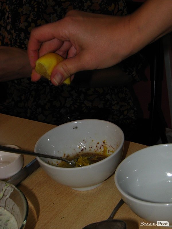 Як луцькі мами вчилися готувати йогурт. ФОТО