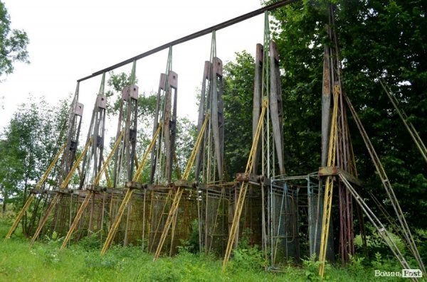 У луцькому парку катаються на атракціонах 1968 року. ФОТО