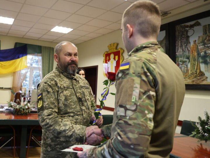 Військові з Луцька отримали державні нагороди