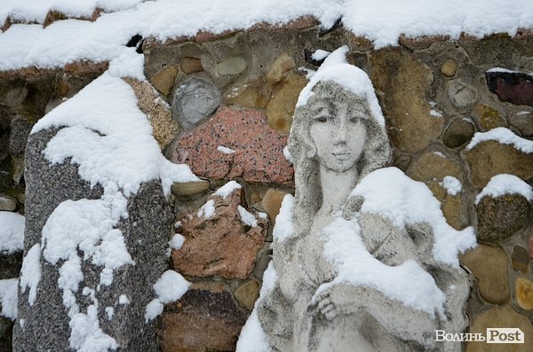 Луцьк засипало снігом. ФОТО